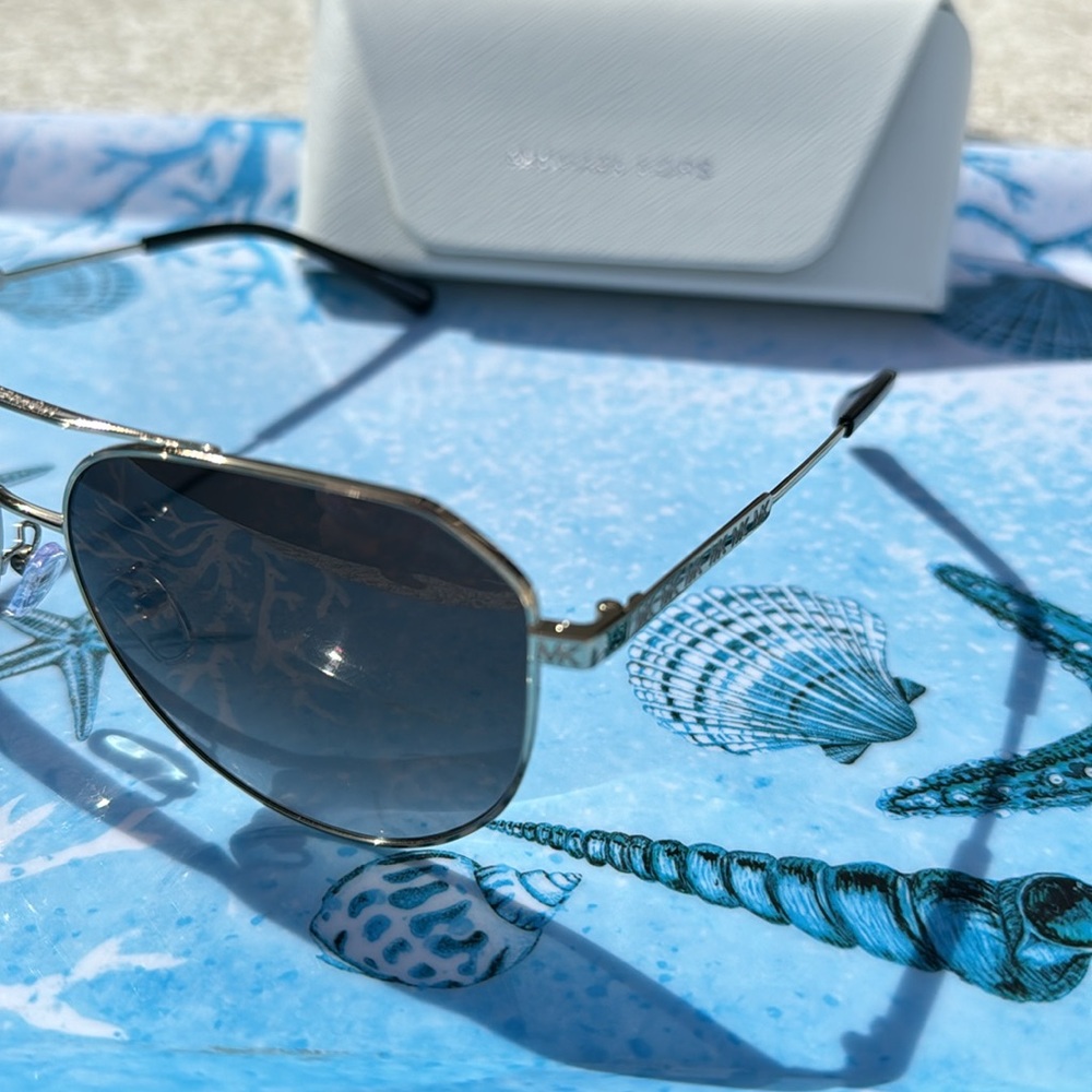 Michael Kors Aviator Sunglasses New with Box Sold out color!SALE! 😎🕶️ - Picture 5 of 8